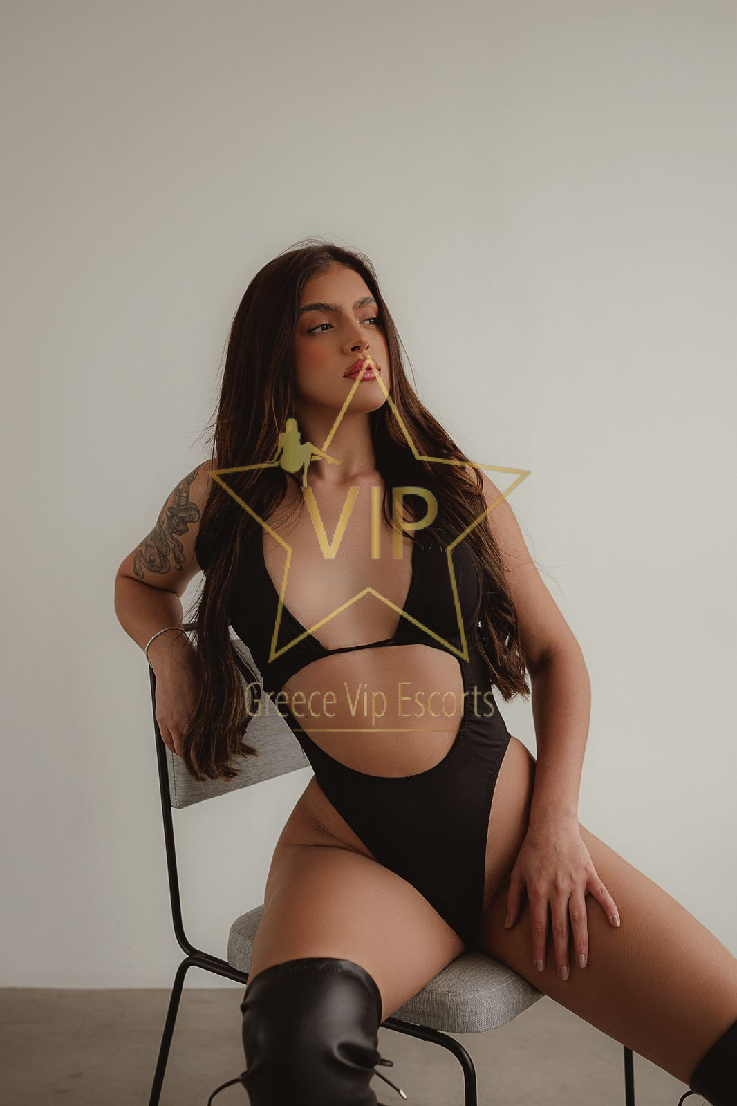 ESCORT-ATHENS-LAURA-SEXY-GIRL-PETITE-ESCORTS-GR-04