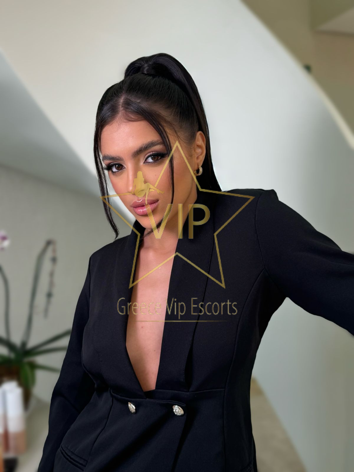 ESCORT-ATHENS-LAURA-SEXY-GIRL-PETITE-ESCORTS-GR-09