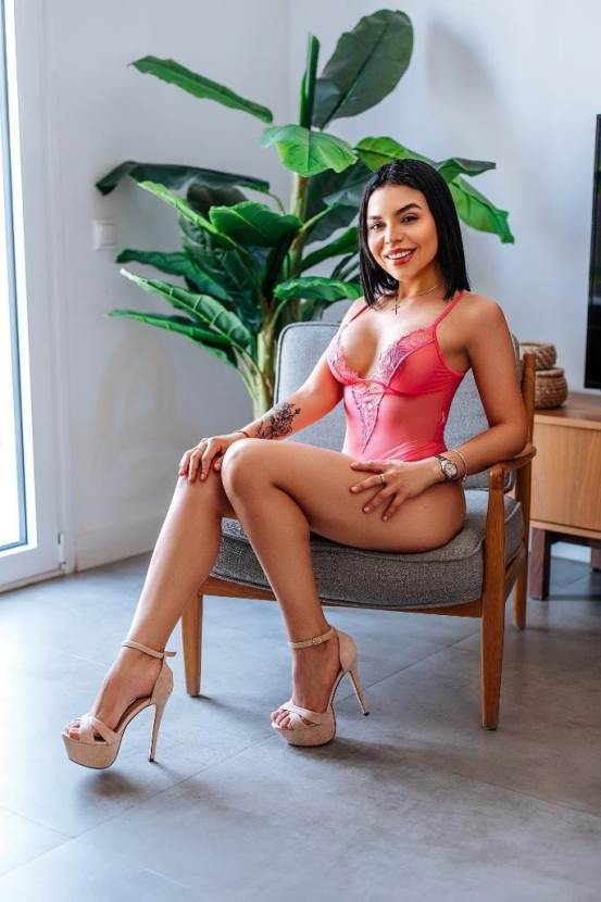 SENSUAL EROTIC SEXY ESCORT IN ATHENS SARA (1)
